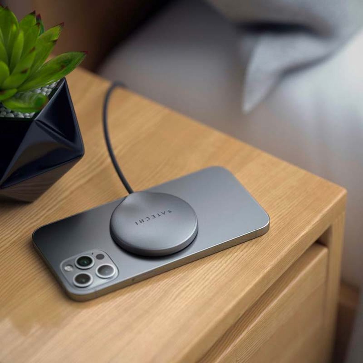 Satechi Magnetic Wireless Charging Cable